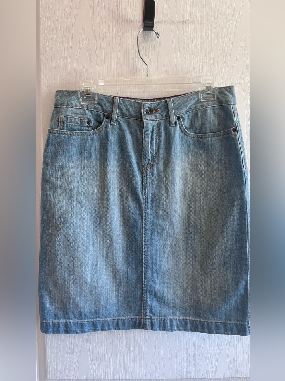 L.L. Bean Favorite Fit Light Wash Denim Skirt - Size 6 Regular